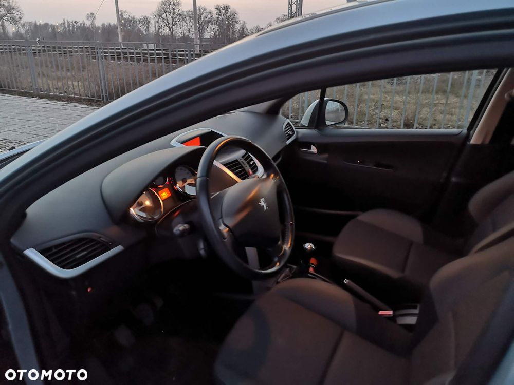 Peugeot 207 95 VTi Urban Style - 9
