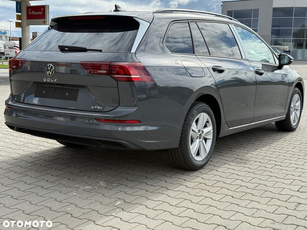 Volkswagen Golf - 8