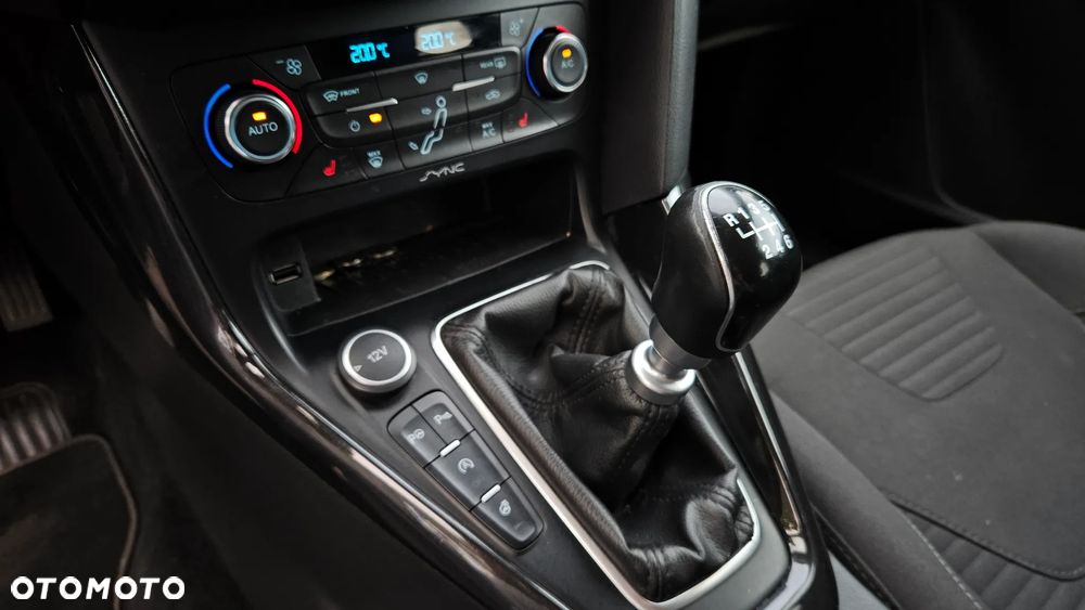 Ford Focus 1.0 EcoBoost Titanium ASS - 27