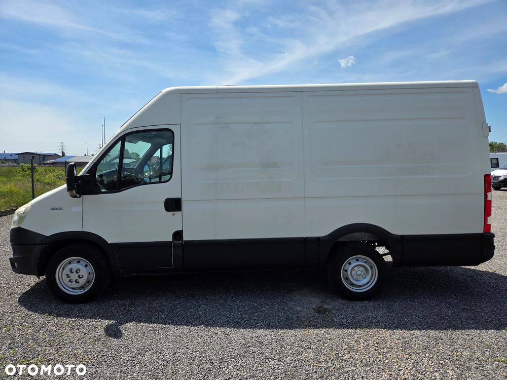 Iveco Daily 35S13 / 2.3 130KM / Furgon / Średniak / Klima / - 6