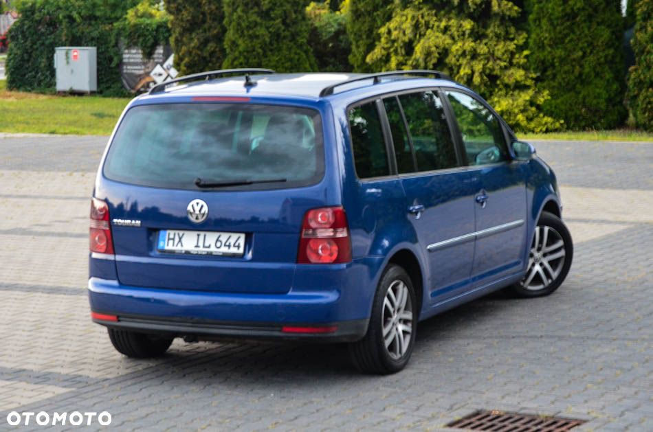 Volkswagen Touran 2.0 TDI DPF Highline - 15