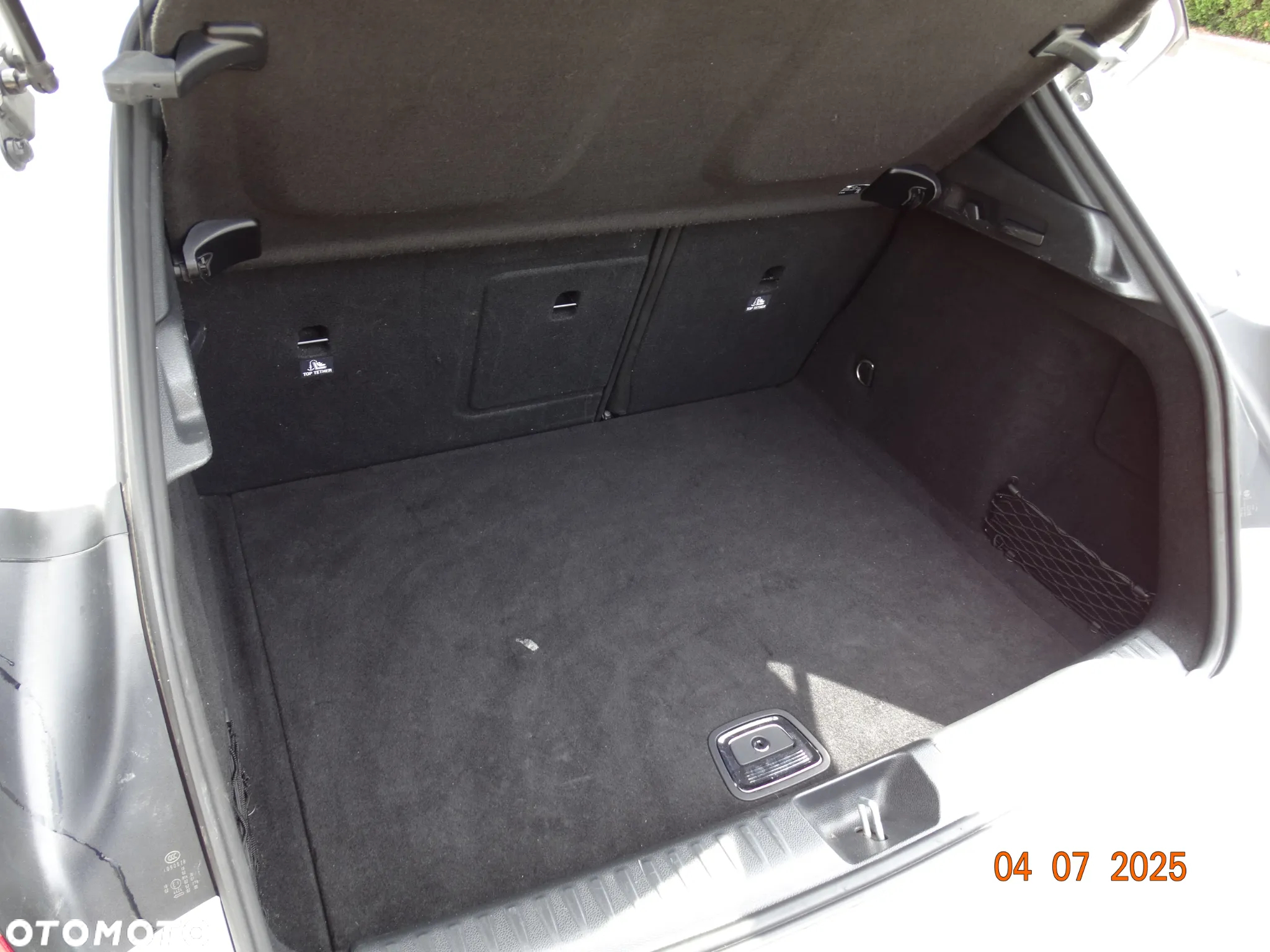 Mercedes-Benz GLA 200 7G-DCT - 15