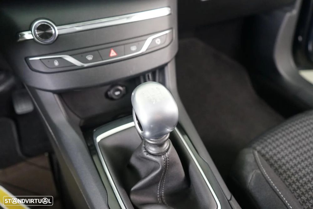 Peugeot 308 1.2 PureTech Active - 29