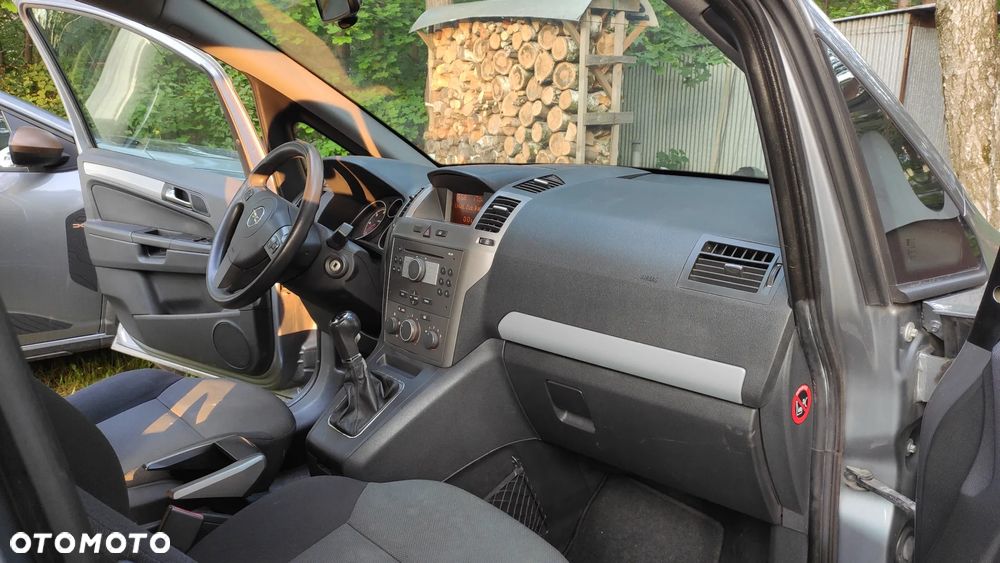 Opel Zafira 1.9 CDTI - 13