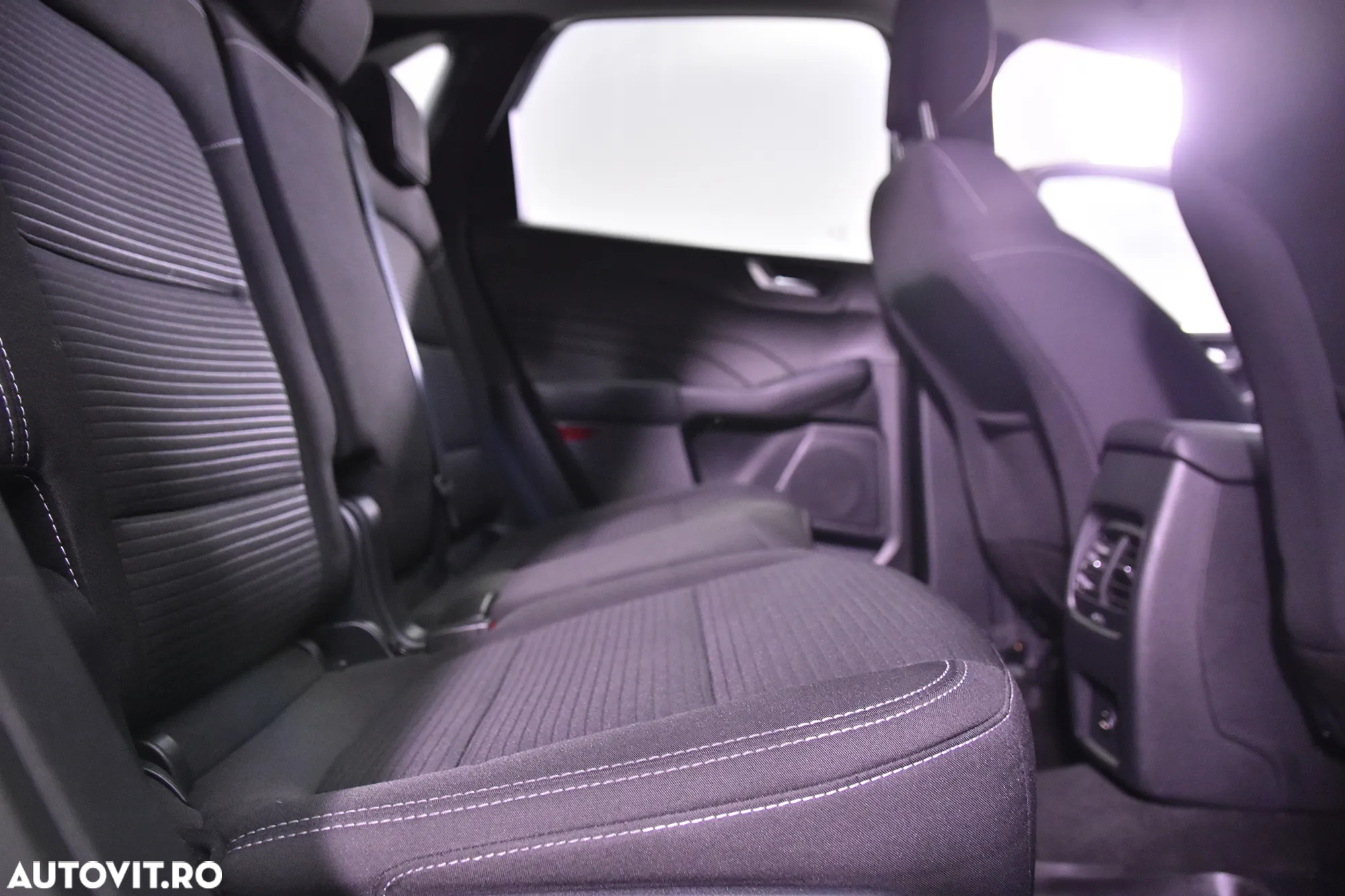 Ford Kuga - 12