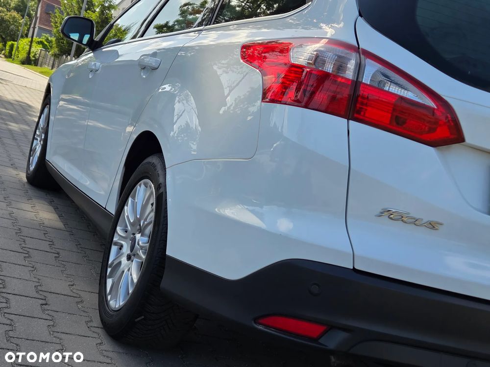 Ford Focus 1.6 TDCi DPF SYNC Edition - 13