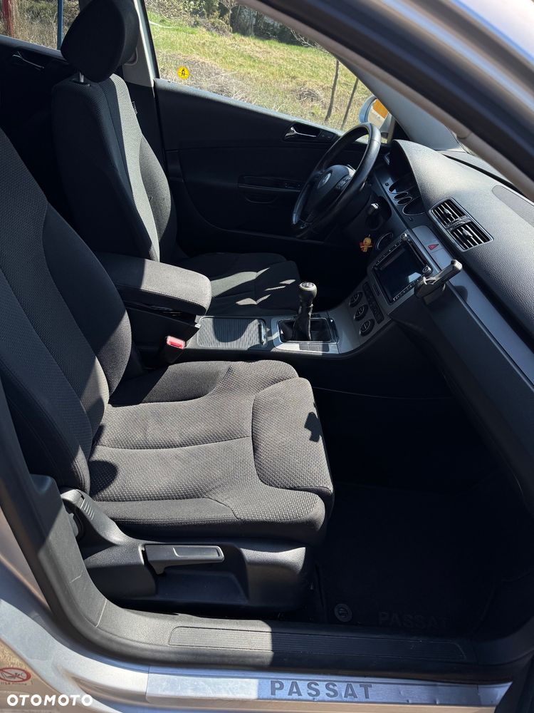 Volkswagen Passat 2.0 TDI DPF Comfortline - 17