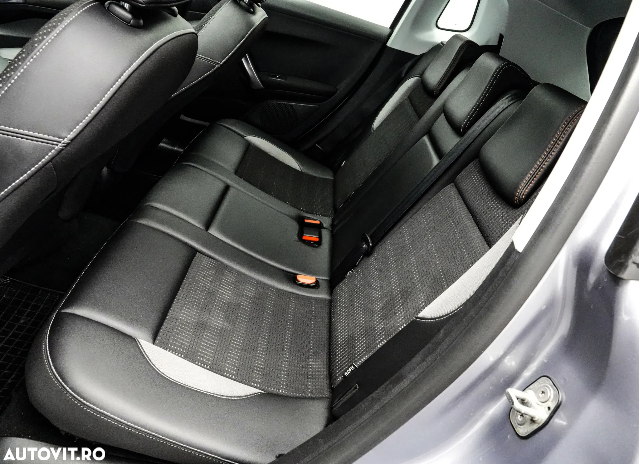 Peugeot 2008 1.2 L PureTech Active - 17