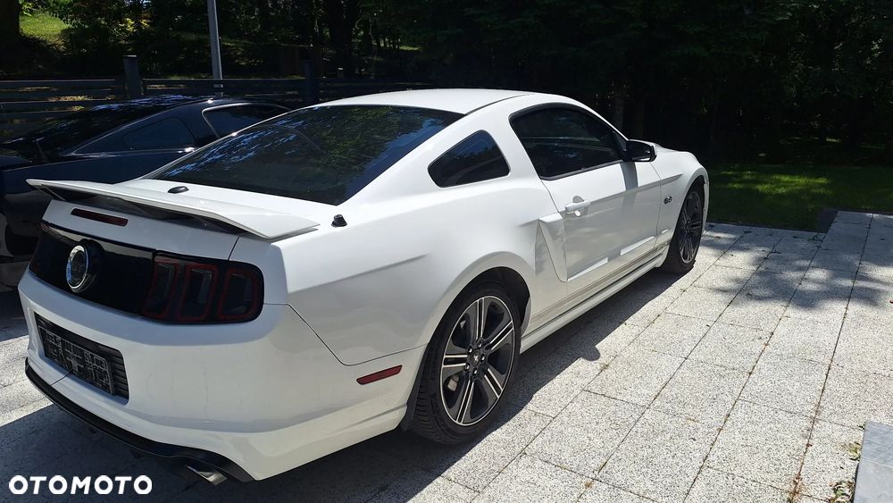 Ford Mustang 5.0 V8 GT Premium - 4