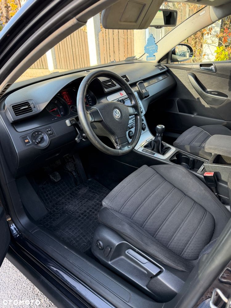 Volkswagen Passat 2.0 TDI Comfortline - 10