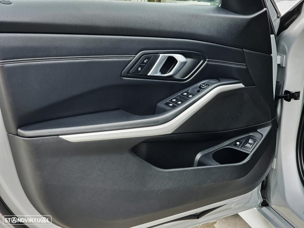 BMW 320 e Corporate Edition Auto - 11