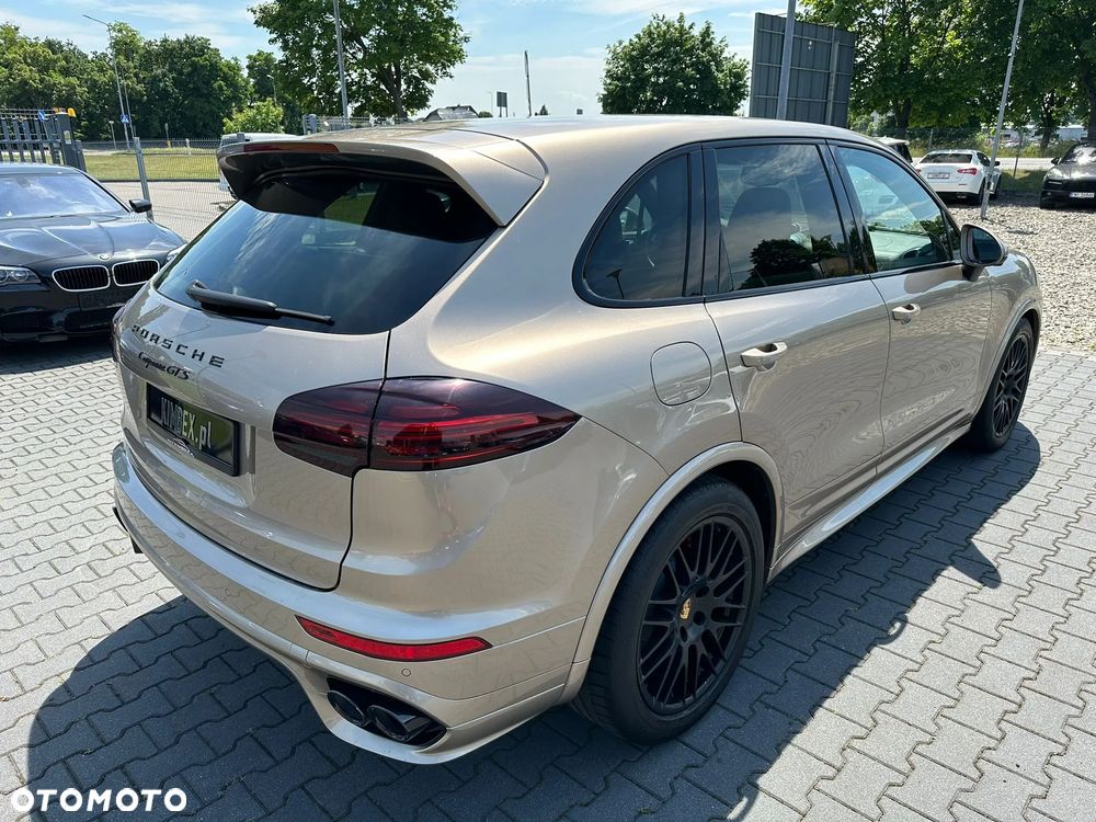 Porsche Cayenne GTS - 6