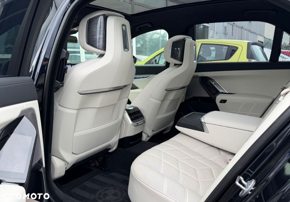 BMW Seria 7 - 35