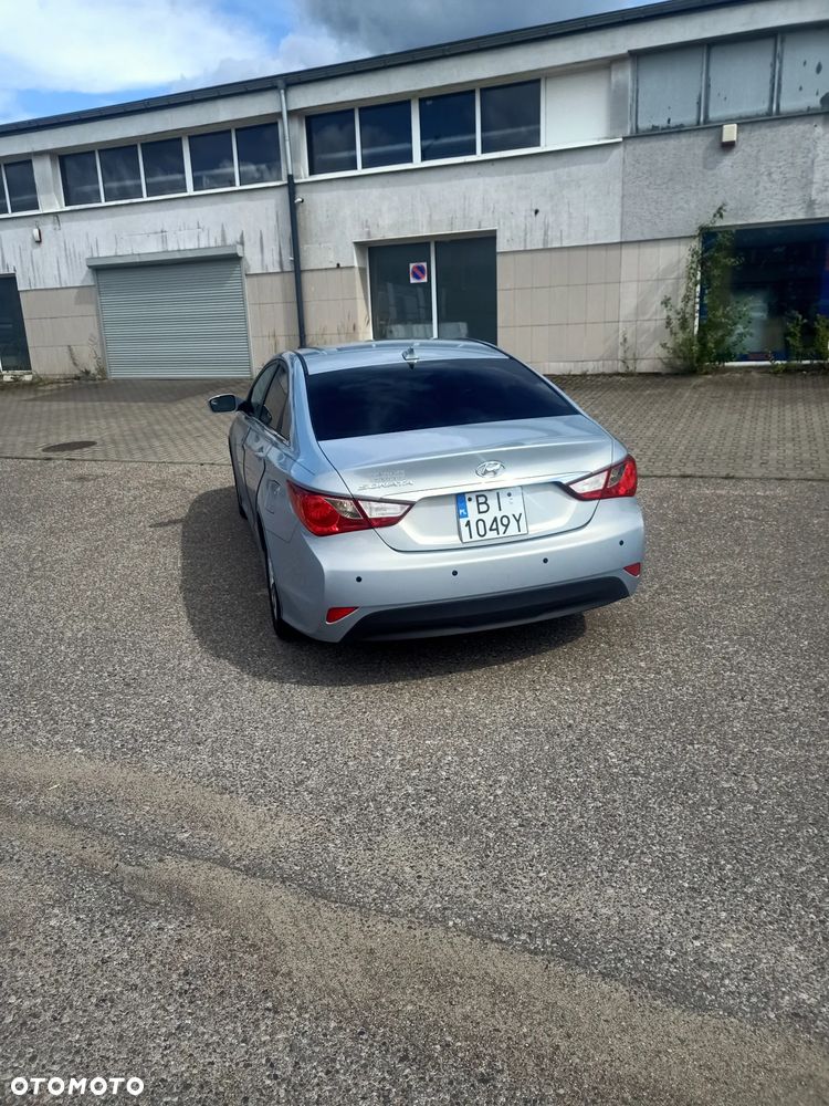 Hyundai Sonata - 6