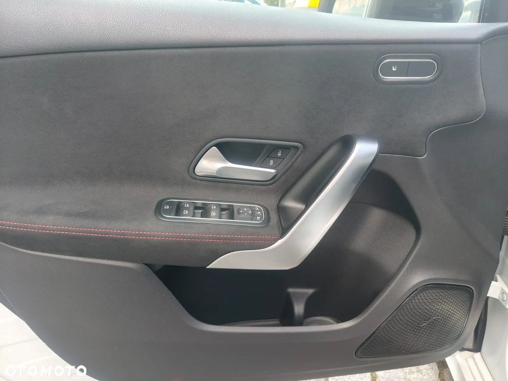 Mercedes-Benz Klasa A 200 AMG Line 7G-DCT - 12