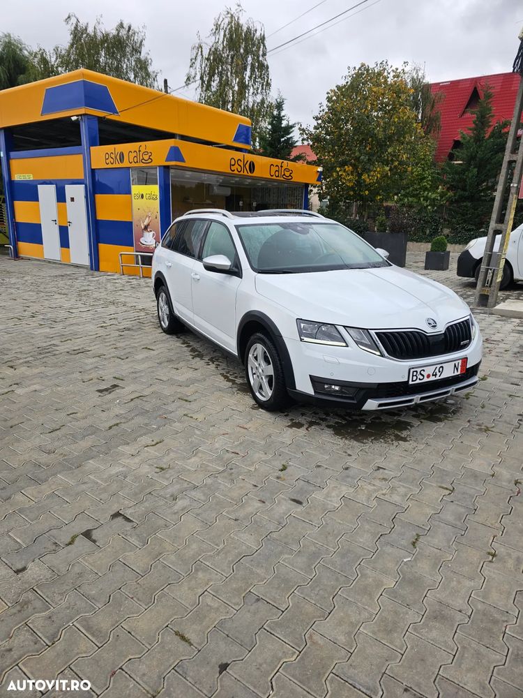 Skoda Octavia Combi 2.0 TDI DSG 4X4 Scout - 1