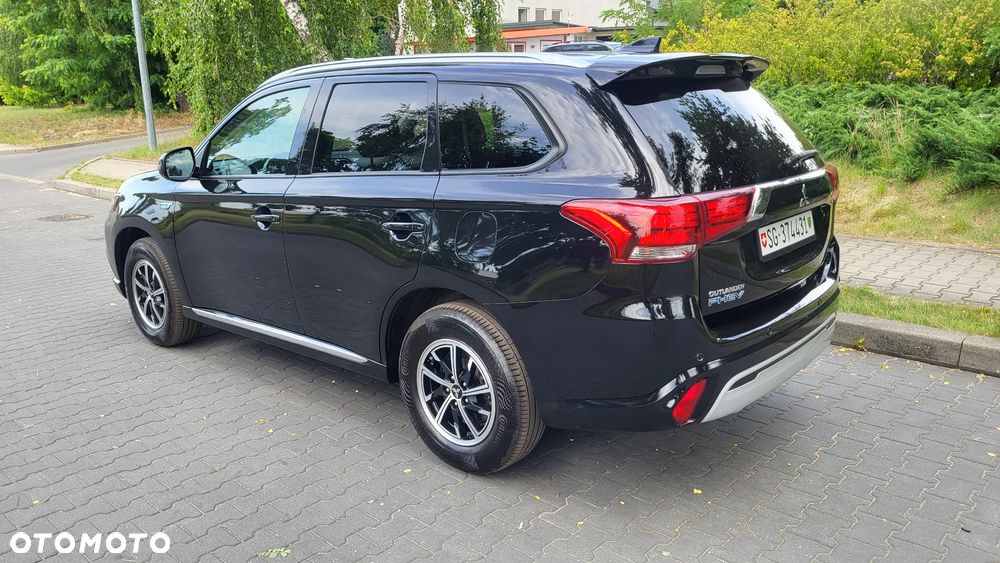 Mitsubishi Outlander 2.0 4WD Top - 4