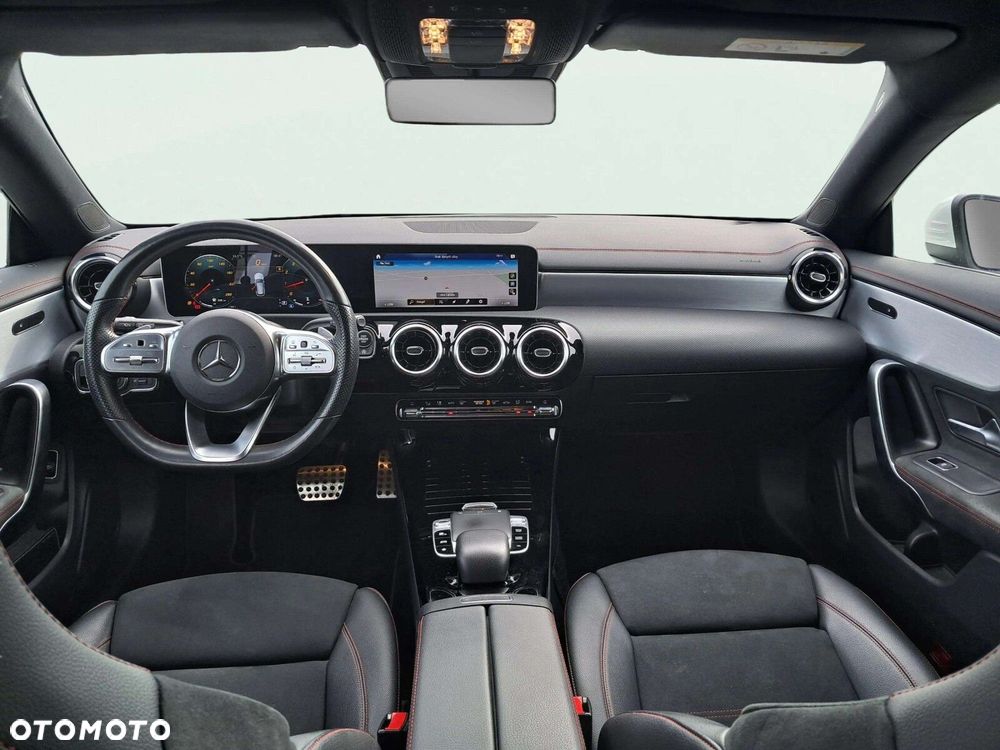 Mercedes-Benz CLA 220 AMG Line 7G-DCT - 11