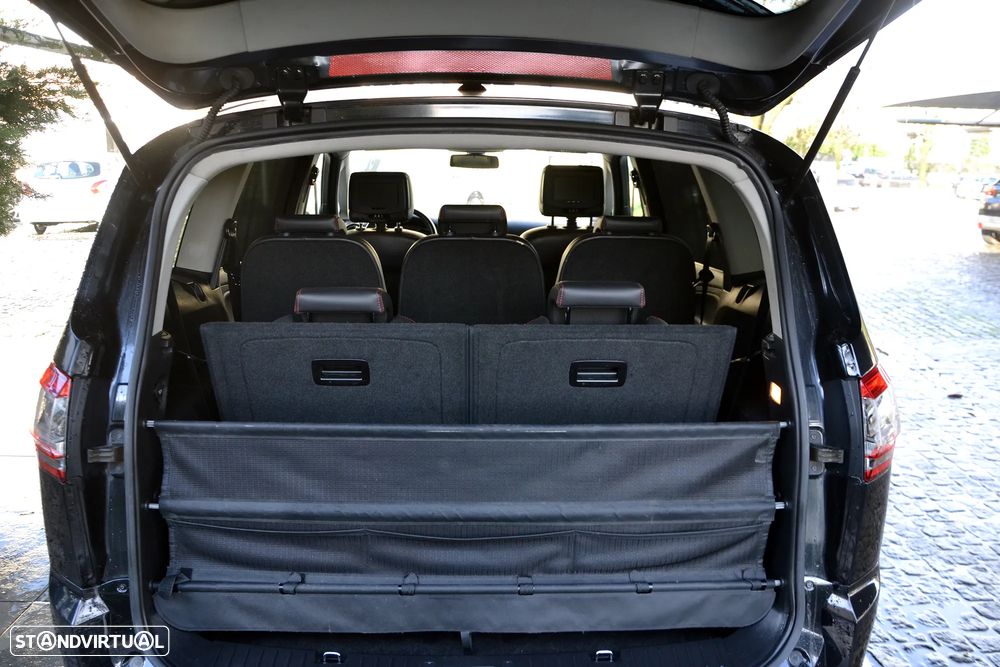 Ford S-Max 2.0 TDCi Titanium 7L 149g - 34