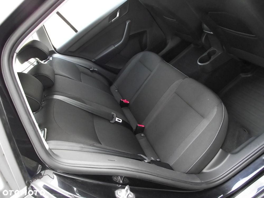 Skoda RAPID 1.2 TSI Ambition - 19