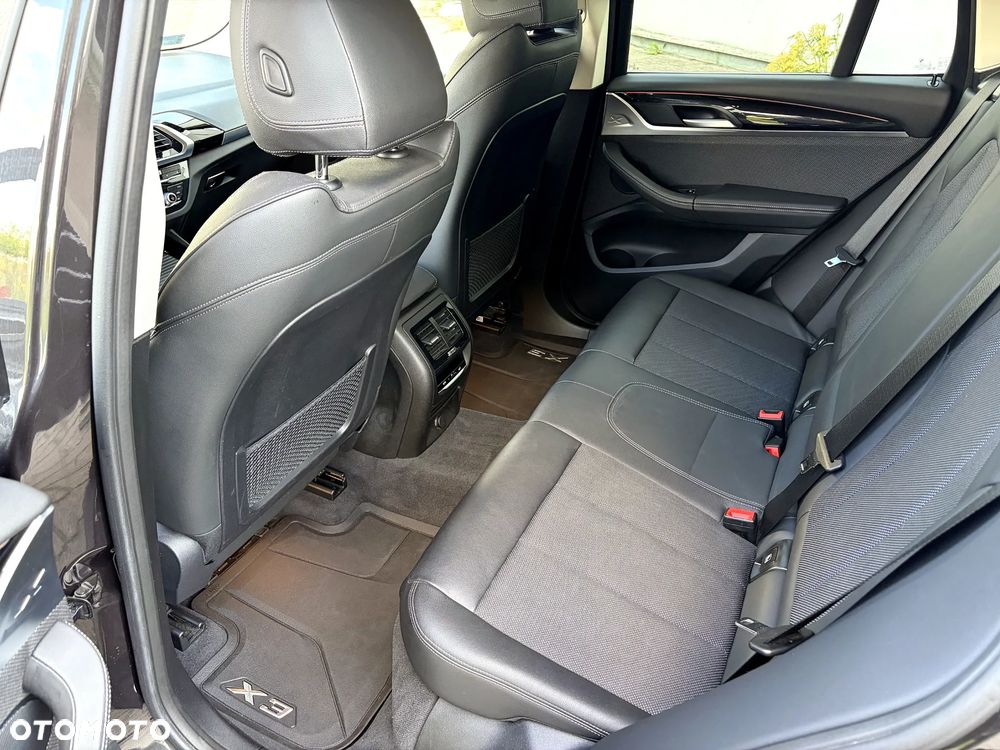 BMW X3 xDrive20i - 11