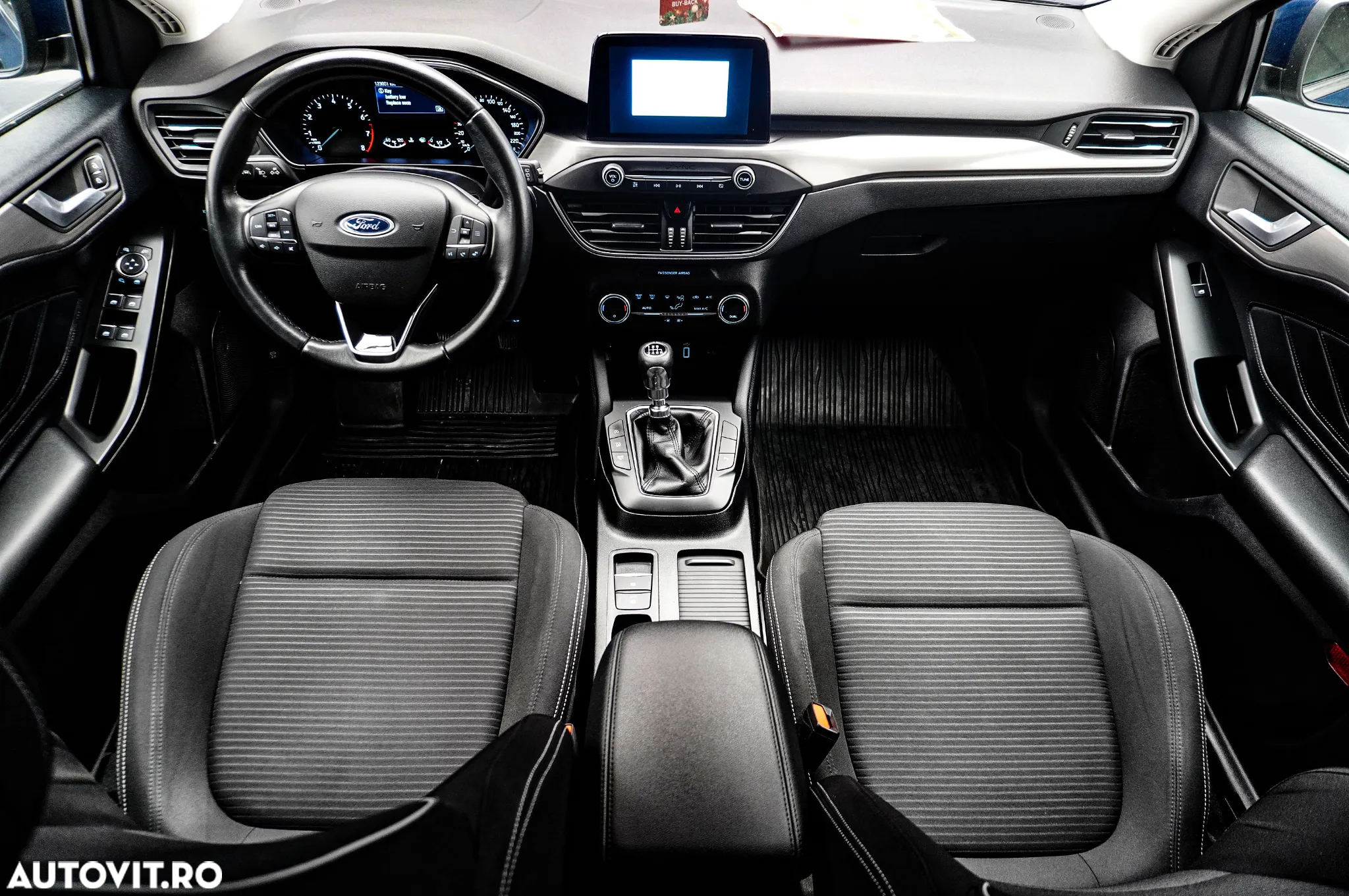 Ford Focus 1.0 EcoBoost Titanium Business - 8