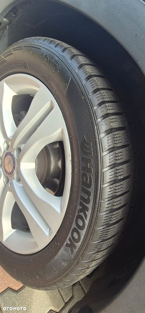 Mercedes-Benz GLA 200 7G-DCT - 16