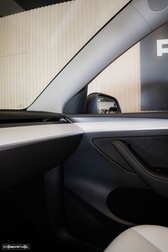 Tesla Model Y Long Range Dual Motor AWD - 59