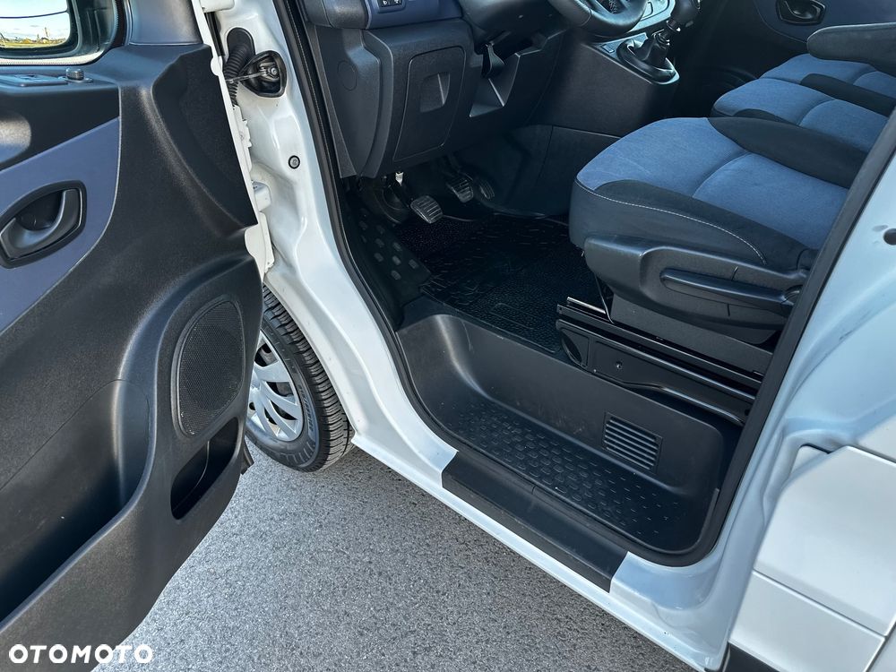 Opel Vivaro - 12