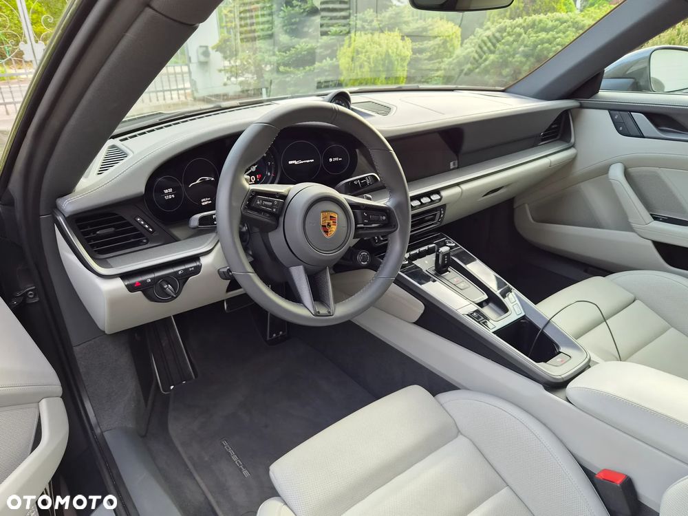 Porsche 911 Carrera - 9
