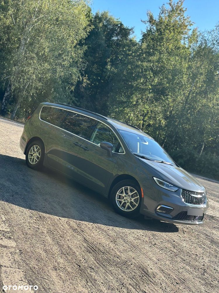 Chrysler Pacifica - 11