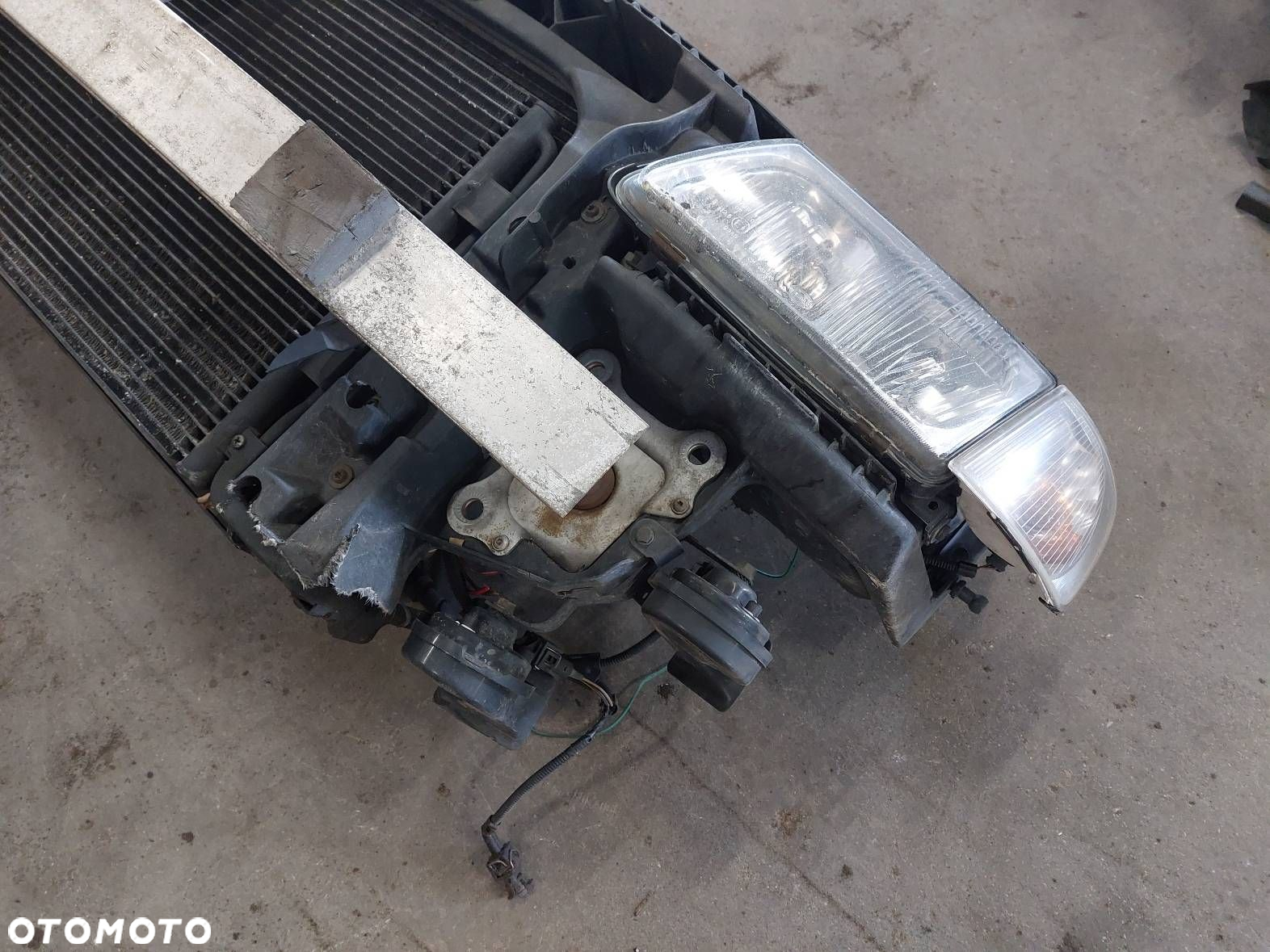 PAS PRZEDNI WZMOCNIENIE CZOŁOWE + CHŁODNICE + LAMPY AUDI A3 8L 1.8 T - 2