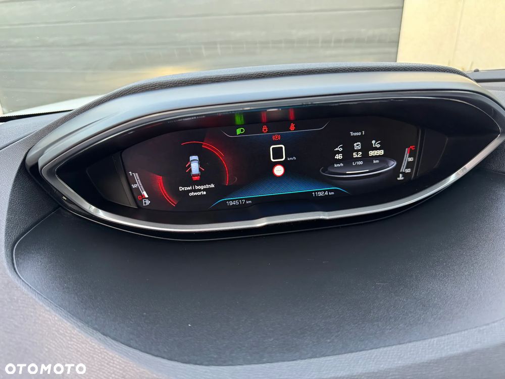 Peugeot 3008 1.5 BlueHDi Allure S&S - 19