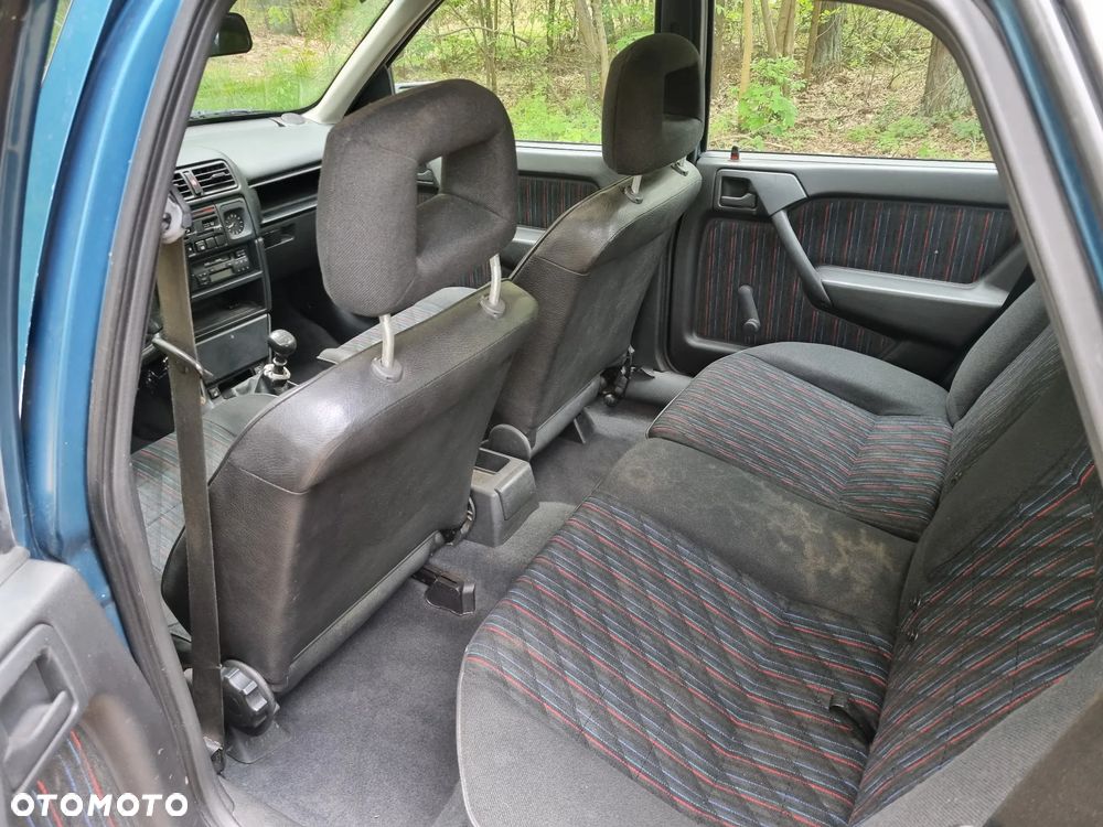 Opel Vectra 1.6 GL - 11