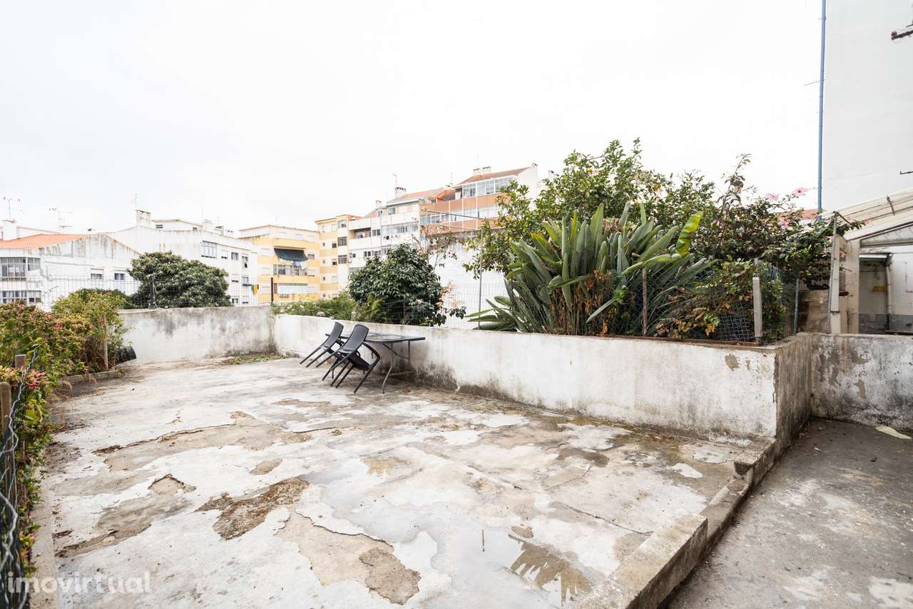 Encantador T2+1 em Amora com garagem e logradouro - Grande imagem: 3/25