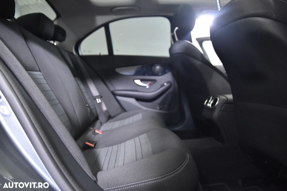 Mercedes-Benz C 220 d 4MATIC Aut - 12