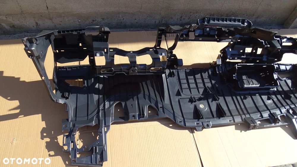 TOYOTA COROLLA E21 - deska rozdzielcza, konsoleta - 10