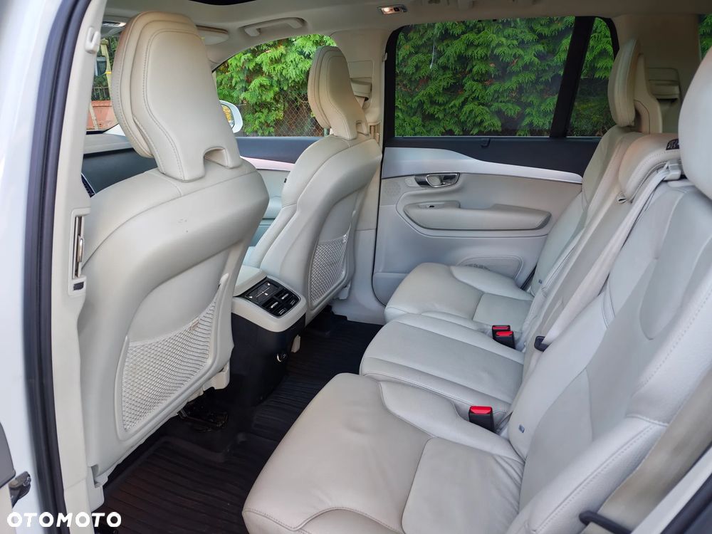 Volvo XC 90 D5 AWD Momentum 7os - 26