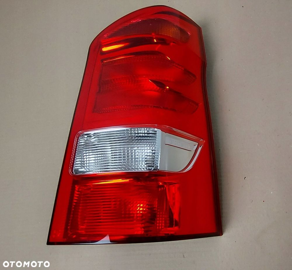 MERCEDES VITO W447 LAMPA PRAWA TYŁ TYLNA Oryginał A4478200164 - 3