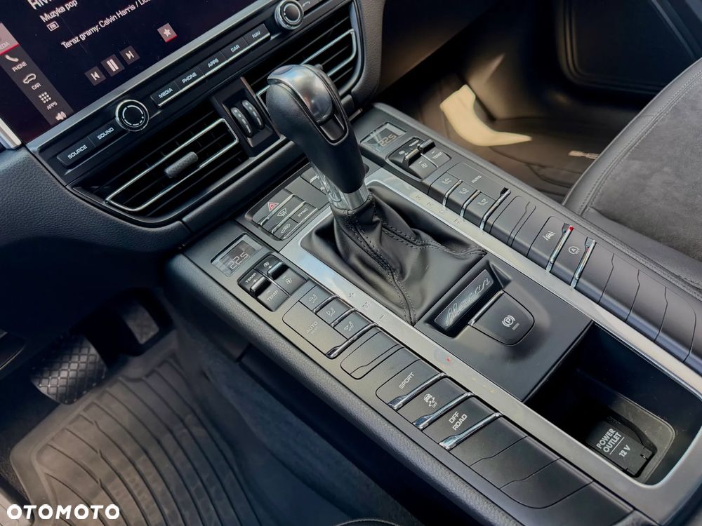 Porsche Macan - 10