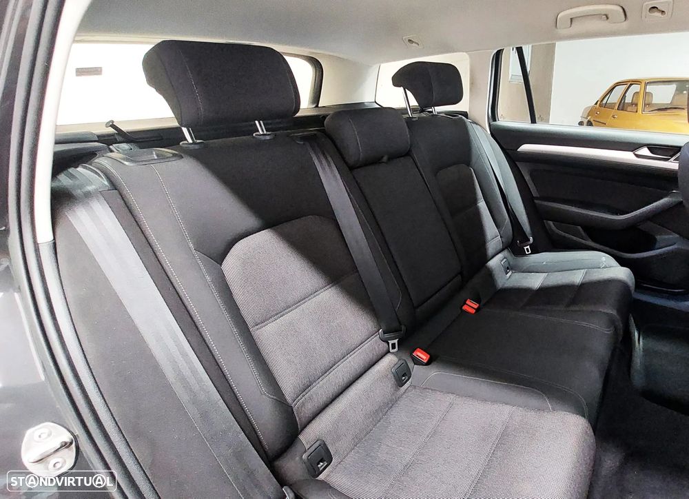 VW Passat Variant 1.6 TDI Confortline - 10