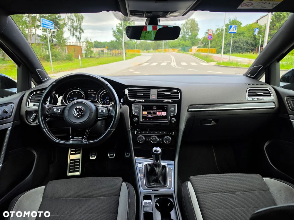 Volkswagen Golf - 17