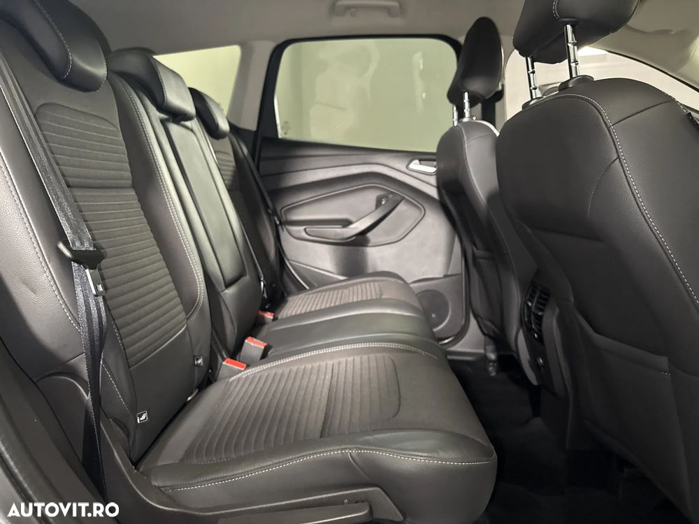 Ford Kuga - 13