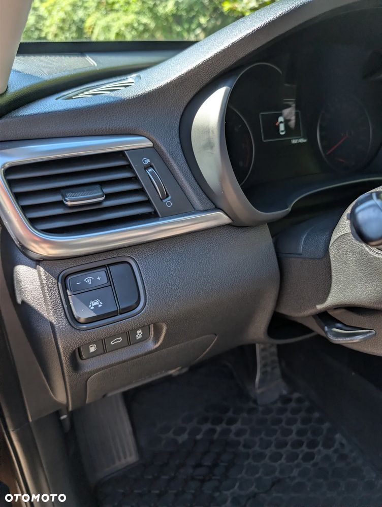 Kia Optima 2.0 L - 22