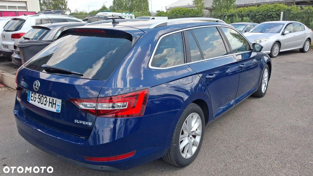 Skoda Superb 2.0 TDI Ambition DSG - 2