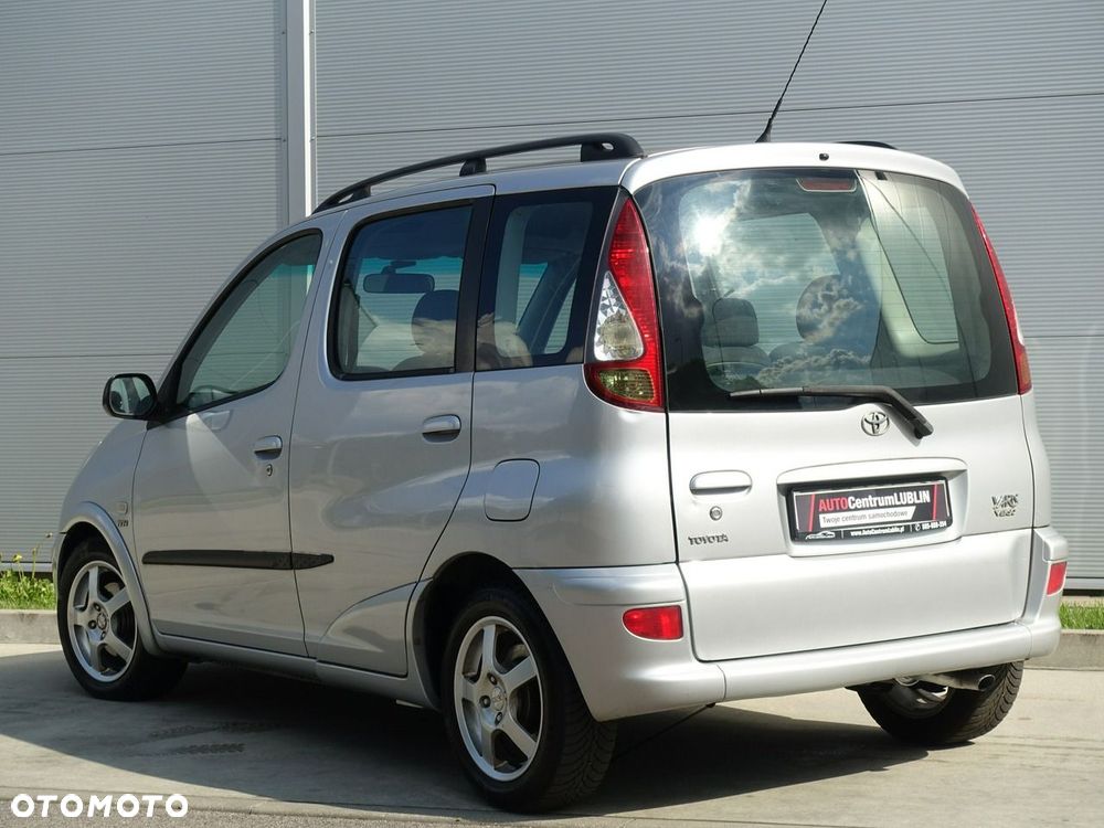 Toyota Yaris Verso - 9