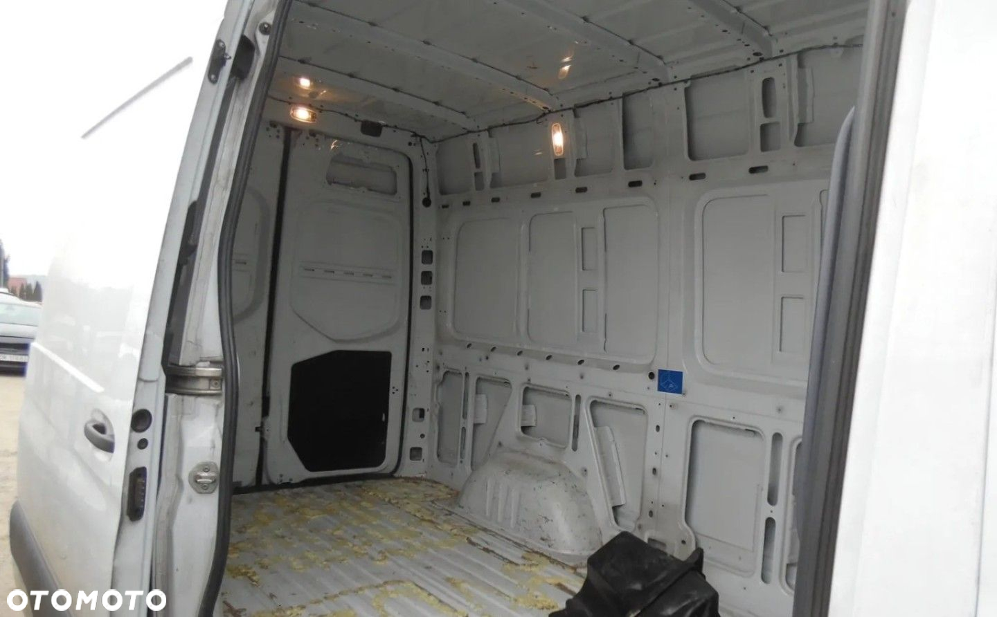 Mercedes-Benz Sprinter - 10