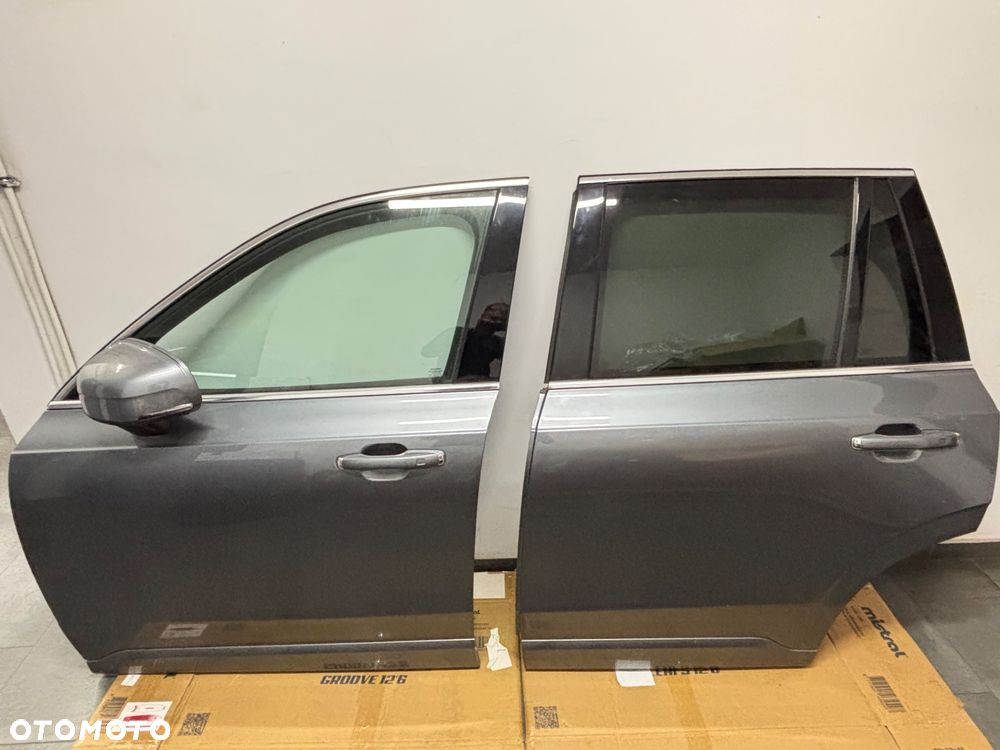 Volvo XC90 II 2016- drzwi przód tył lewe prawe 714