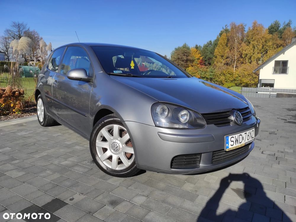 Volkswagen Golf V 2.5 - 19