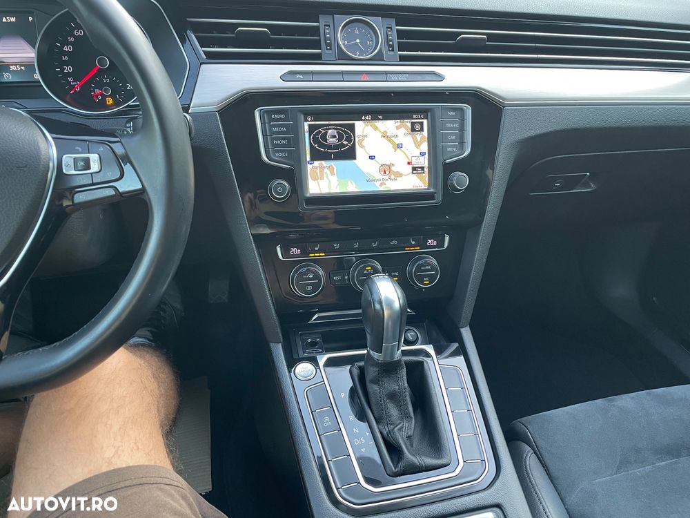 Volkswagen Passat - 27
